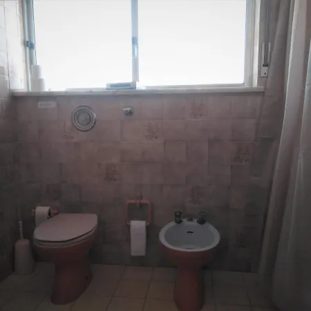 Casa Com Acesso Direto A Praia E Churrasqueira *