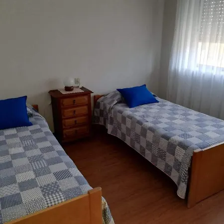 Casa Com Acesso Direto A Praia E Churrasqueira *