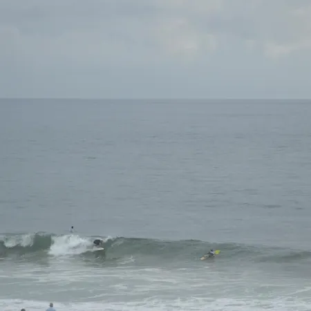 Casa Com Acesso Direto A Praia E Churrasqueira *